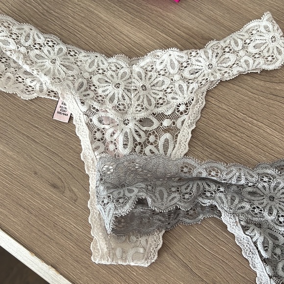 VS Thongs - Picture 2 of 3